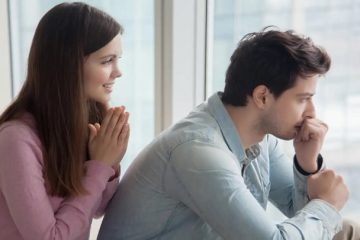 عذرخواهی کردن برای آرام کردن فرد خشمگین