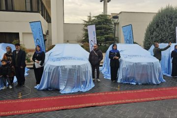 مدیران خودرو در نخستین هفته از دی‌ماه 1402، نخستین سری فونیکس تیگو 8 پرو e پلاس را به مشتریان تحویل داد.