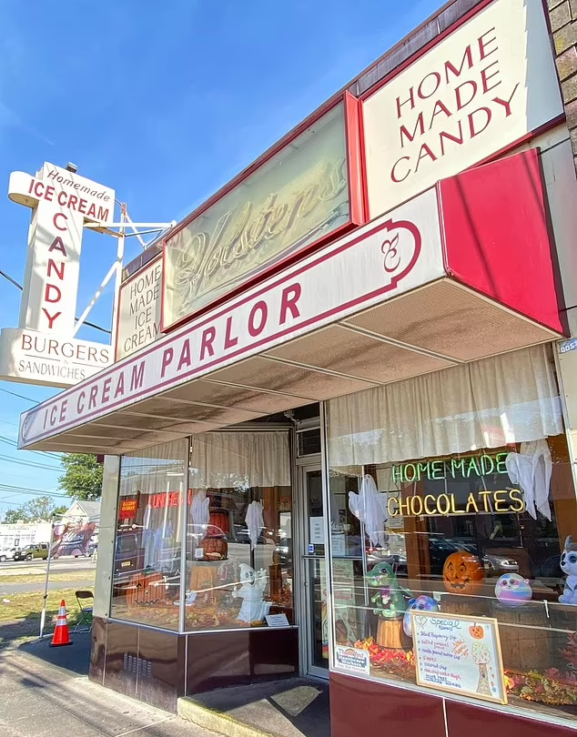 1709827861 919 فروش رستوران سکانس آخر سریال خانواده سوپرانو به قیمت 826