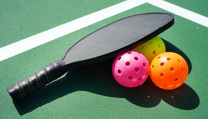 راکت و توپ پیکل بال