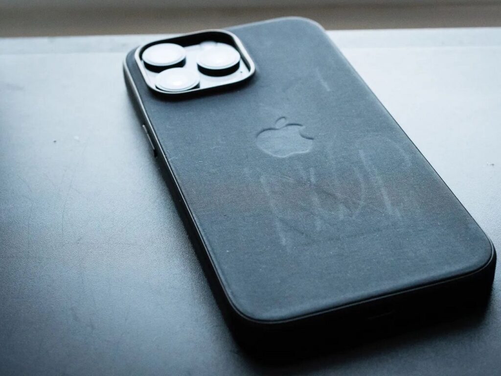 اپل احتمالاً تولید قاب‌های FineWoven آیفون را متوقف می‌کند