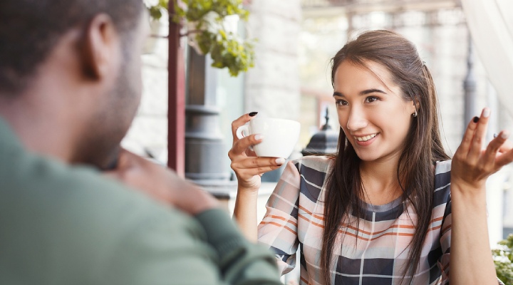 آیا هوش اضطراب آثار منفی هم دارد؟_دوپلر 6 به اشتراک گذاشتن جزئیات درباره خود؛ از نشانههای سوءاستفادهکننده