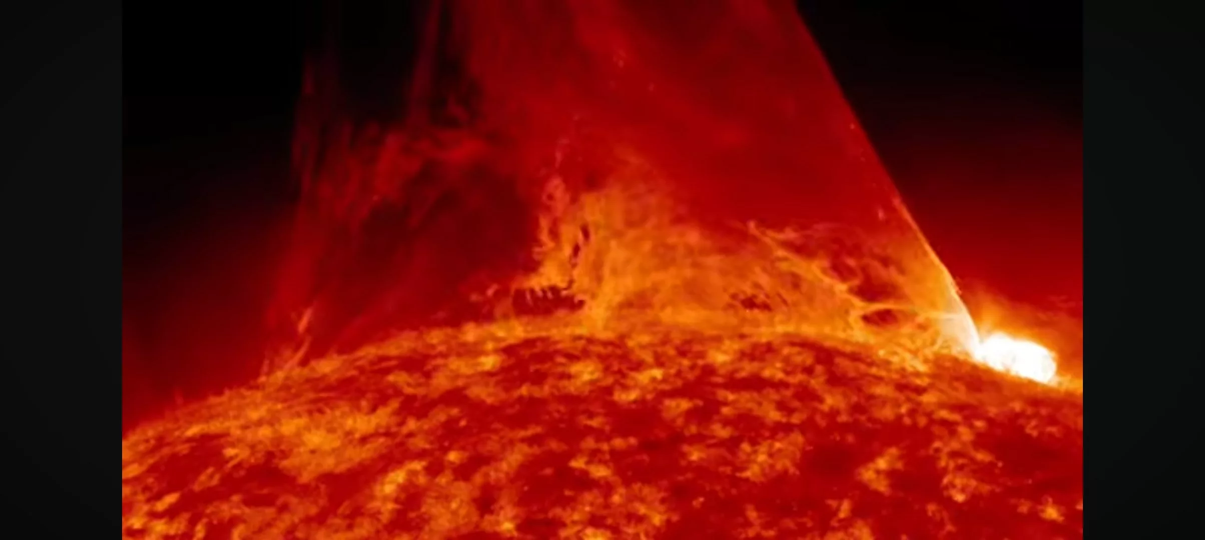 زبانه یا برجستگی خورشیدی توسط میدان مغناطیسی خورشید به سمت بالای سطح خورشید هدایت می‌شود و گاهی نیز ساکن است.